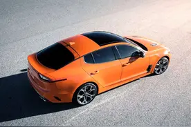 起亚斯汀格，全系配进口2.0T和8AT，有沃德十佳内饰卖28万图片