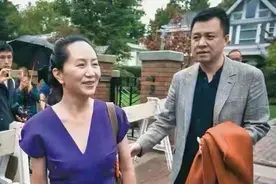 有情有义！48岁孟晚舟国外漂泊一年半，小3岁现任老公仍贴身陪伴图片