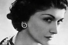 珍珠项链怎么搭？学会这十种系法，一个秋季不重样图片