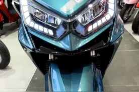 台铃新款72V电动车配6块32Ah天能电池，超大座桶，这价格贵吗？图片