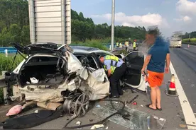 驾车误以为错过路口    紧急减速变道引发事故图片