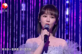 东方跨年看点足：杨紫直角肩吸睛，热巴蒙面绝美，肖战那英再合体图片