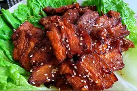 这是五花肉最好吃的做法，不放油，不放水，焦香软嫩口感好极了图片