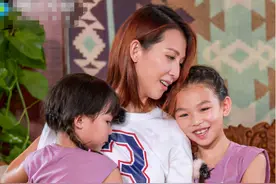 “妈妈，没人和我一起玩”，蔡少芬的回答方式很赞，值得家长借鉴图片