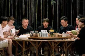 张绍刚公然指责黄磊，说其对彭昱畅太过严格，彭昱畅无奈背锅图片