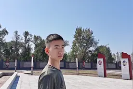 带你领略兵哥哥的变装英姿图片