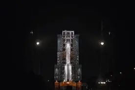 探秘“长征”五号发射场，近距离看火箭刚刚发射过后的塔架细节图片