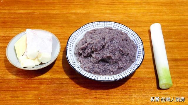 这是麻虾酱的做法，拌面条拌米饭都不错，一点都不腥，越吃越香