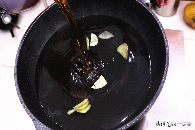 广式白灼虾不是简单水煮，蘸料做法全告诉你，再去饭店吃就亏了