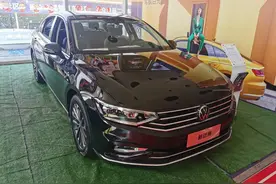 都说迈腾B级车标杆，那么买豪华版还是领先版性价比高？图片