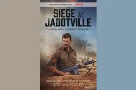 《雅多维尔围城战》The Siege of Jadotville的海报，战争电影图片