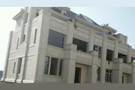 男子花5万买栋“鬼楼”，半夜揪出原因乐了：捡了个大便宜图片