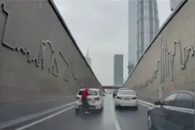 电动汽车没电就会溜坡，难道车主只能当肉盾？图片