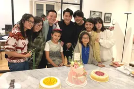刘烨带妻儿为刘恺威庆生，10岁诺一帅气十足，8岁霓娜侧颜漂亮图片