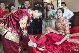 赵县婚俗“闹新房”真让人开眼界，唱着歌谣暖炕，偷偷摸摸听房图片