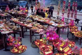 “七月半，鬼乱窜”是什么意思？为啥在祭祖的时候，还分新旧亡人图片