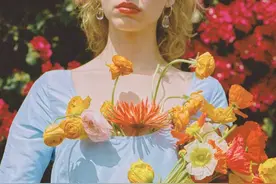 Gucci 花一般的少女图片
