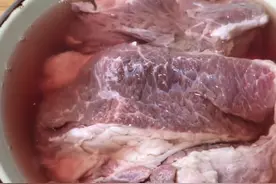 这才是西红柿炖牛肉正确做法，大厨教你小技巧，简单家常软烂入味图片