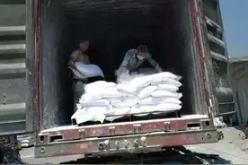 装卸工不怕苦，不怕累就怕没活干！图片