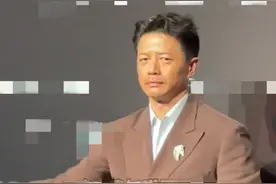 47岁吕不韦段奕宏近况，油光满面眼袋厚重，还当众回怼记者？图片