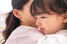 孩子出现负面情绪，家长该如何安抚？不妨试着当一个“情绪容器”图片