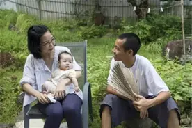 归隐乡间的港大硕士，与妻子住22平米小屋，13年没买过一件新衣服图片