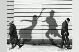 十大影星“小萝卜头”，37岁二婚携女嫁27岁小鲜肉，64岁美人迟暮图片