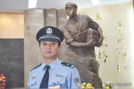 战斗英雄董存瑞的外甥艾冬：“关键时刻要冲得上去”图片