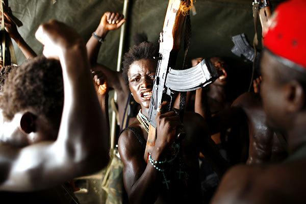 真实事件改编，10岁扛枪，15岁成首领，还原童子军的残酷人生