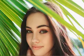 环球美女：22岁，体重100斤，美国自由模特谢拉·麦吉尔顿图片