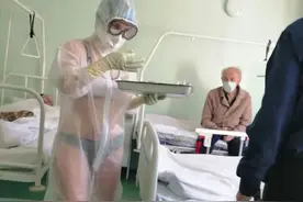 嫌防护服太热，俄抗疫女护士穿比基尼上班，考虑过病人的感受吗？图片
