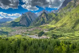 甘南扎尕那，中国最后的伊甸园，藏在深山中的藏寨秘境图片