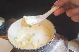 蒸蛋糕没有蜂窝，4个关键步骤，鸡蛋细滑平整太好吃了图片