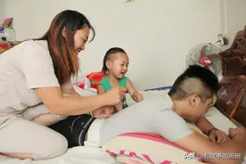 婆婆从二楼摔了下来，老公耍心眼，要我挣钱养全家图片