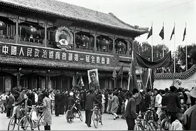 1949年，毛泽东当选国家主席差一票全部通过，是谁没投这一票？图片