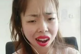 网红嘟嘟姐：扮丑获利，一场直播能赚上百万，“丑”到被平台封号图片