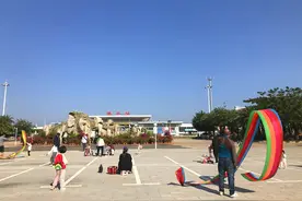 海南东方坐动车到陵水，不敢想象在海南这么穿衣，防疫加码了图片