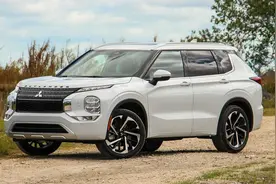 全新三菱欧蓝德要来了，或17万配全时四驱，简直就是小“帕杰罗”图片