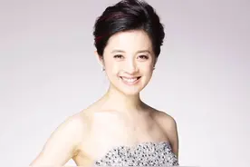 曝光！原央视主持许戈辉 插足富豪婚姻挤走原配 51岁成阔太图片