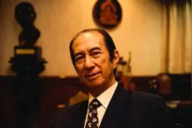 赌王何鸿燊：与日本人去澳门经商，曾遭死亡威胁：不离开准备棺材图片