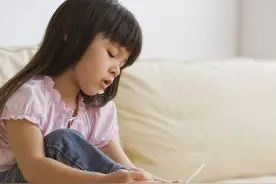 孩子教会大人的5个道理，8岁前，父母请看到，会随时光慢慢遗忘图片