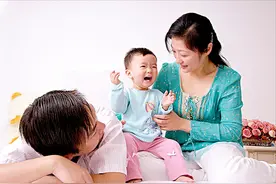 生宝宝的第一年最难，宝爸宝妈需克服3件事，熬过之后才是真爱图片