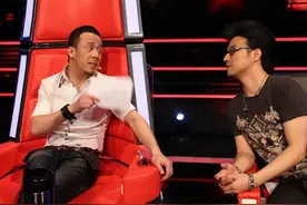 48岁杨坤酒后强拽美女，招惹刘德华，演出被轰下台，他一点都不冤图片