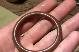 懒人必爱，洗澡都不用摘！花几十块钱做个皮环，能戴一辈子图片