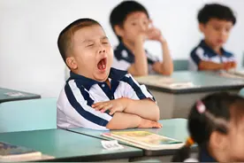 推迟孩子上学时间的同时，家长上班时间如何推迟？图片