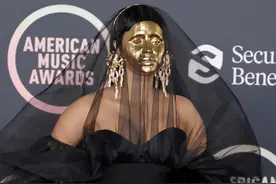 Cardi B除了穿衣大胆之外还有什么？图片