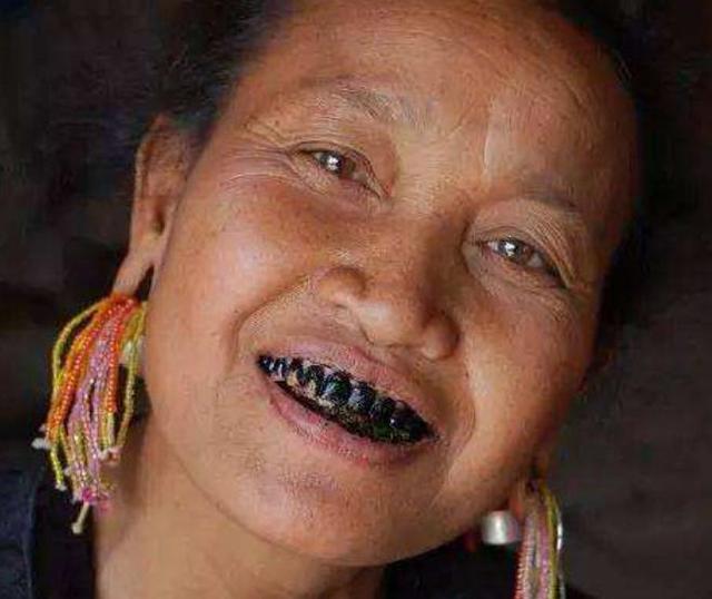 生活在云南的基诺族,崇尚涂黑牙,女孩出嫁还必须有舅舅?