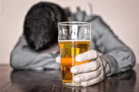 每天晚上都要喝二三两白酒，对身体有好处吗？是时候说清了图片