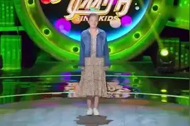 混血姑娘一上台，评委想跟她聊聊英文，谁知姑娘的话可带劲了图片