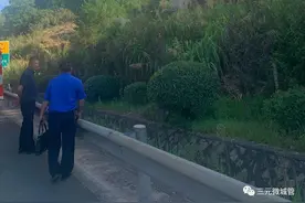 创城在行动 | 拆了！三明南互通连接线 这两块大型广告牌违规图片